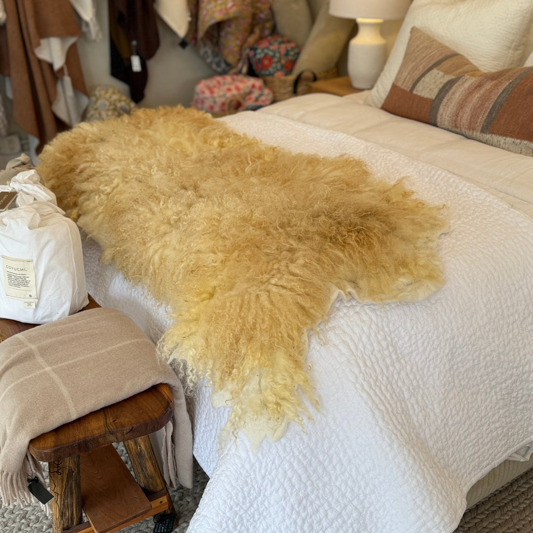 Large Valais Blacknose Throw (Lance) - Heritage Woolworks