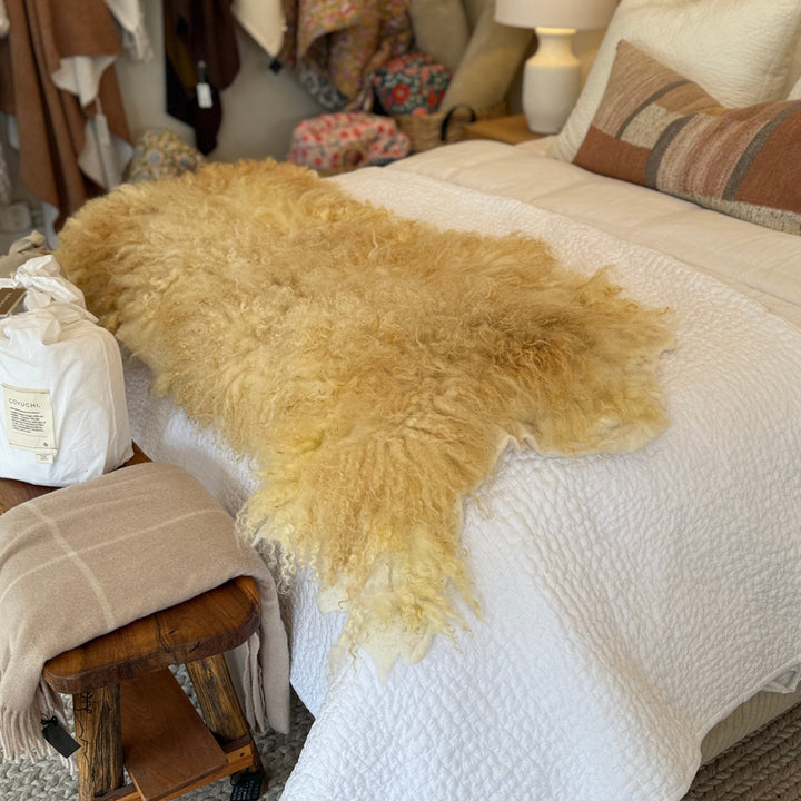 Large Valais Blacknose Throw (Lance) - Heritage Woolworks